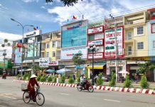 “Phố Wall” trên ngã ba sông