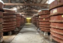 Nghề làm nước mắm ở Cần Đước.