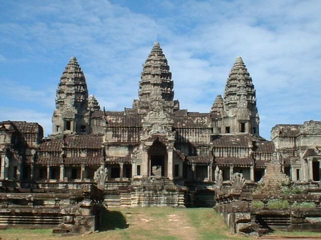 Quần thể di tích đền Angkor – Kỳ quan thế giới tại Campuchia | Báo Dân tộc  và Phát triển